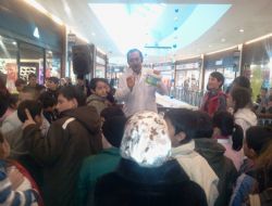 AVM'de Mucit Amca etkinliği